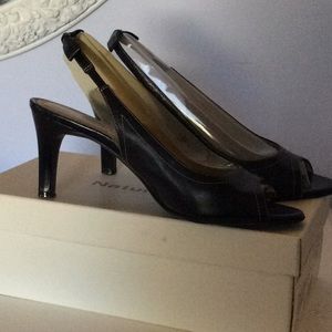 Naturalizer Tassy Black Leather heels